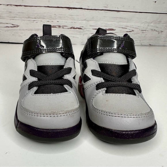 Air Jordan | Light Gray with Black Patent Hi Tops | Baby size 5 - Picture 2 of 13